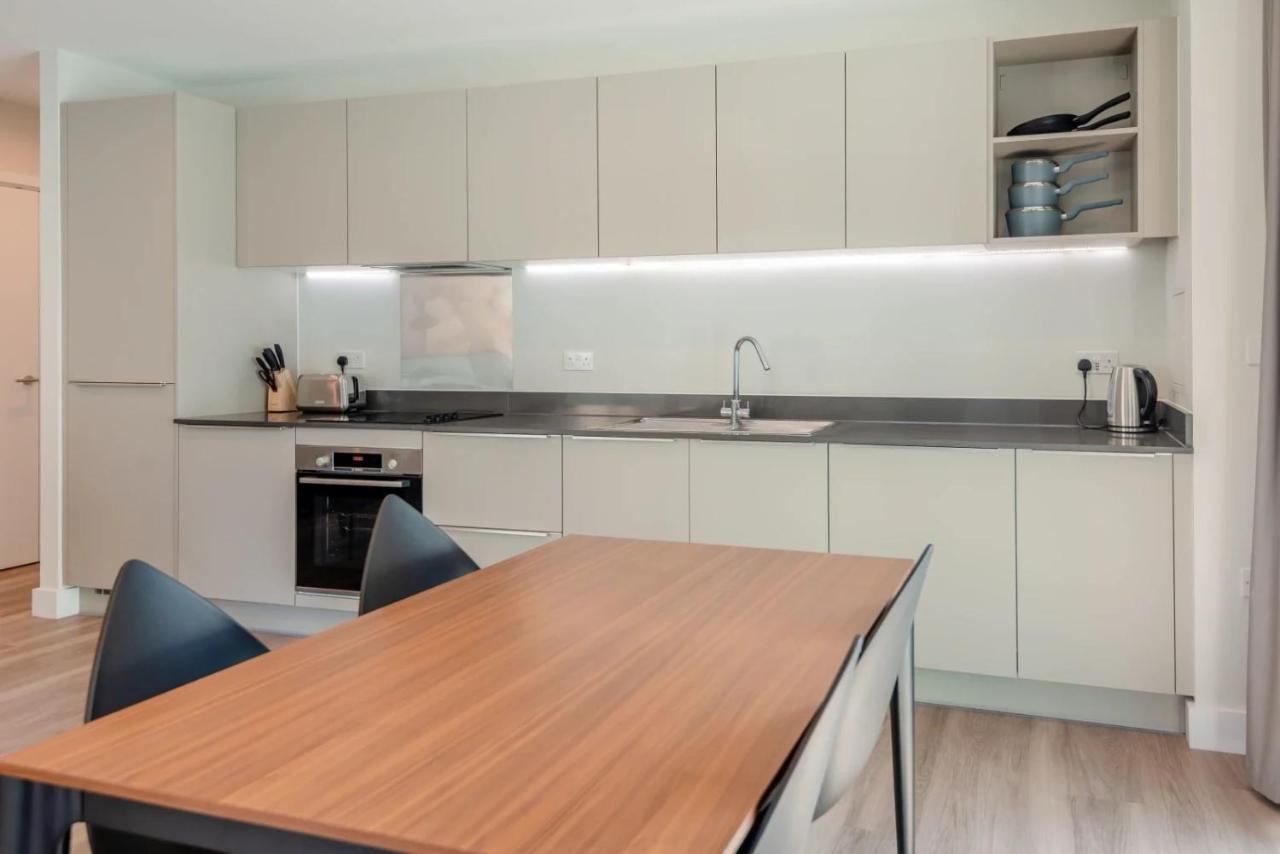 Modern Apartments In Brentford 2 Minutes Walk From Kew Bridge المظهر الخارجي الصورة